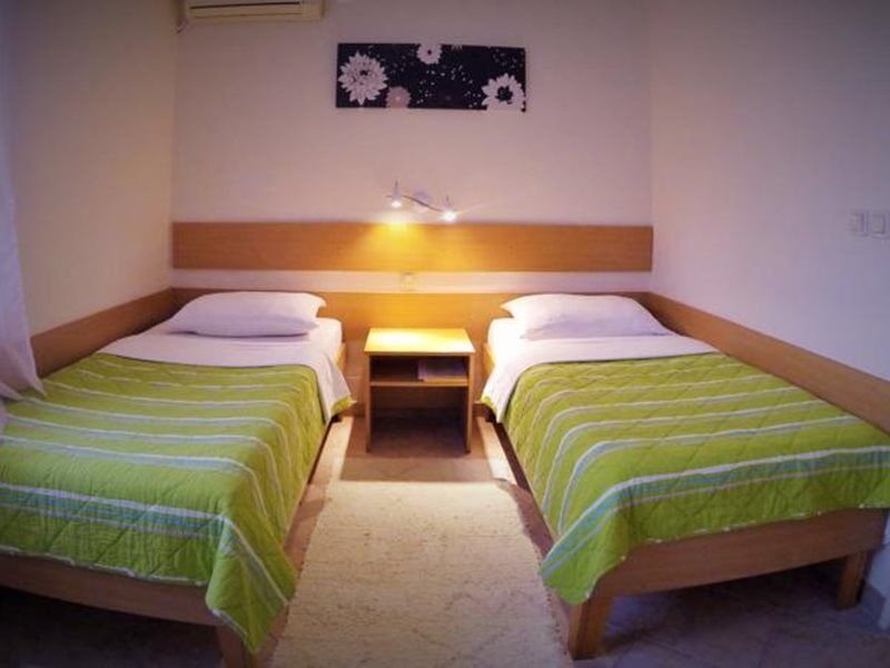 B&B Villa Evandjelina Sremska Kamenica 외부 사진